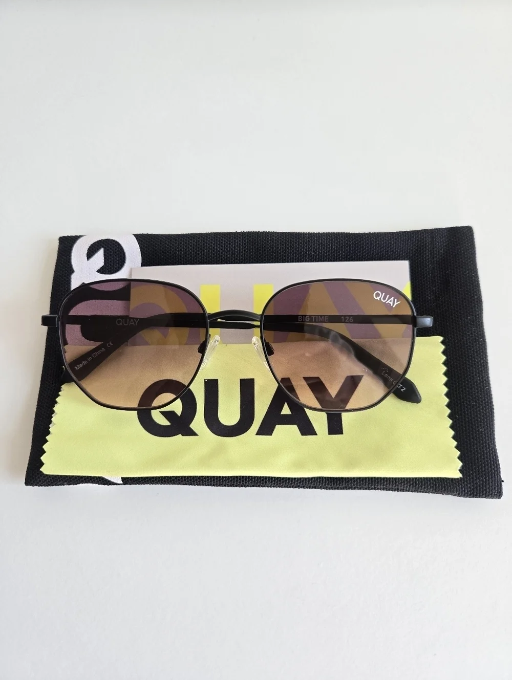 New Quay Unisex Big Time Black Frame / Smoke Lens Round Sunglasses